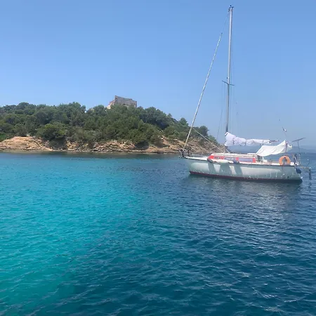 Bateau-hôtel Voilier à Porquerolles *