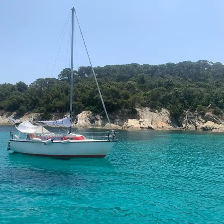 Voilier à Porquerolles *