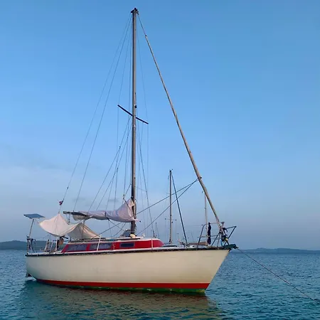 Botel Voilier à Porquerolles Hyères