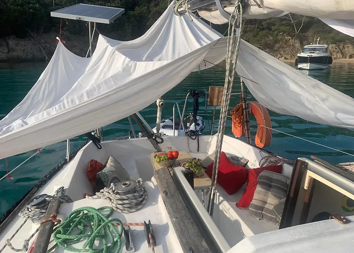 Voilier à Porquerolles Bateau-hôtel *