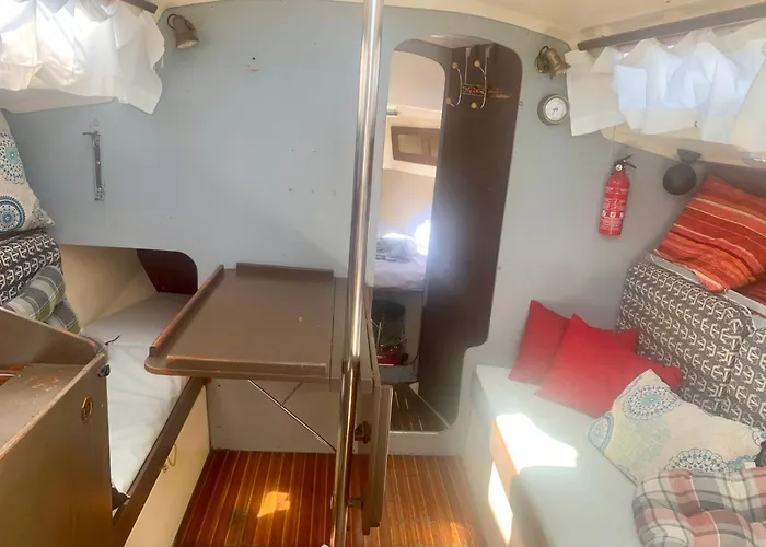 Voilier à Porquerolles Bateau-hôtel
